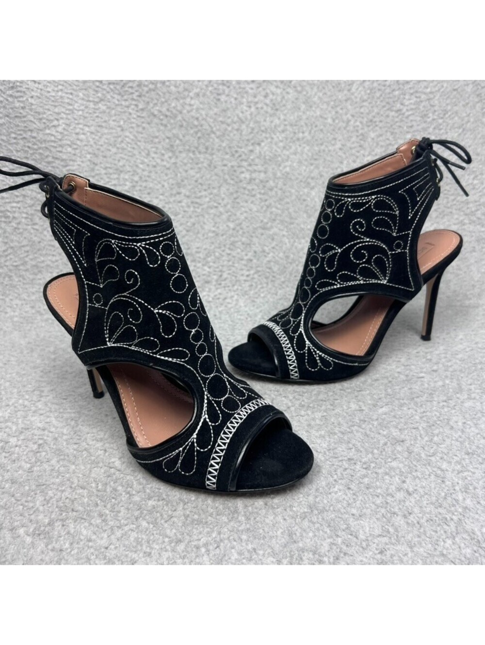 BCBGMAXAZRIA Myah Sandals Womens 9 Black Embroidered Faux Suede Open Toe Heels